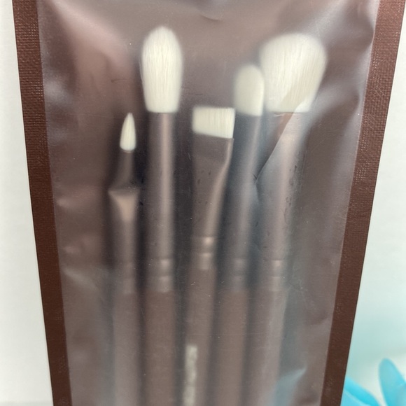 Beauty For Real makeup brush set of 5 NEW in package - Picture 2 of 10
